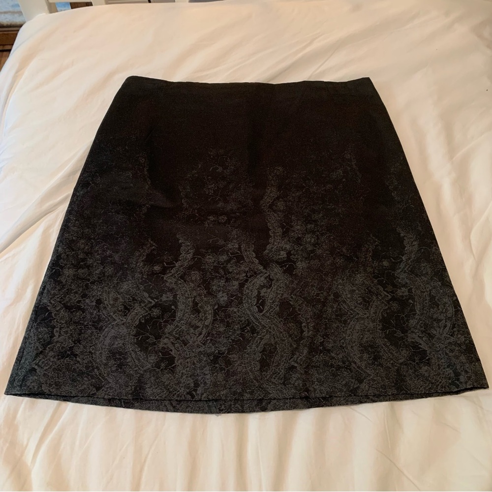 Elie Tahari Elegant Black Skirt with Paisley Ombré Design